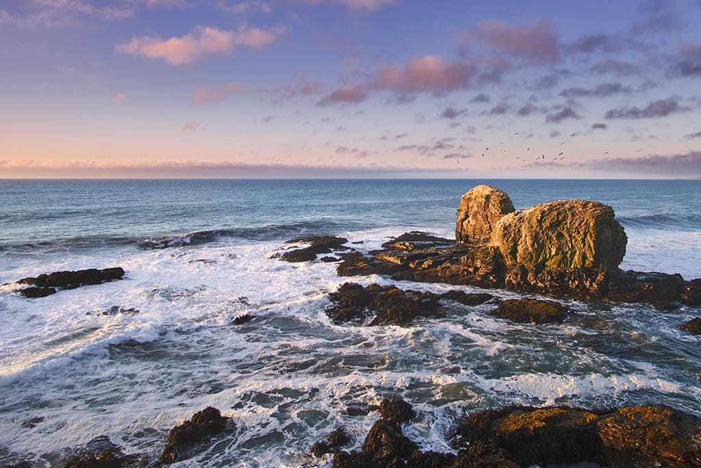 Punta Lobos Chile, cercano a Pichilemu capital del Surf en Chile. Sus olas se reconocen a nivel mundial por ser perfectas para practicar surf.